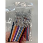 Кисть тонкая